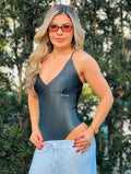 Body Metalizado Preto com Alças Cruzadas e Amarração