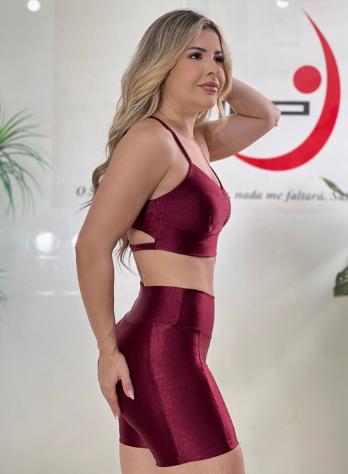 Conjunto Fitness Vinho Brilhoso - Top + Shorts com Bolso