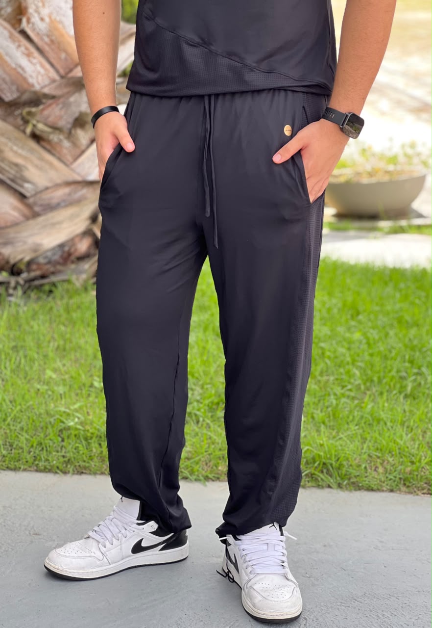 Calça masculina preta com cordão de ajuste e bolsos — Jump Modas, moda fitness em Belém-PA