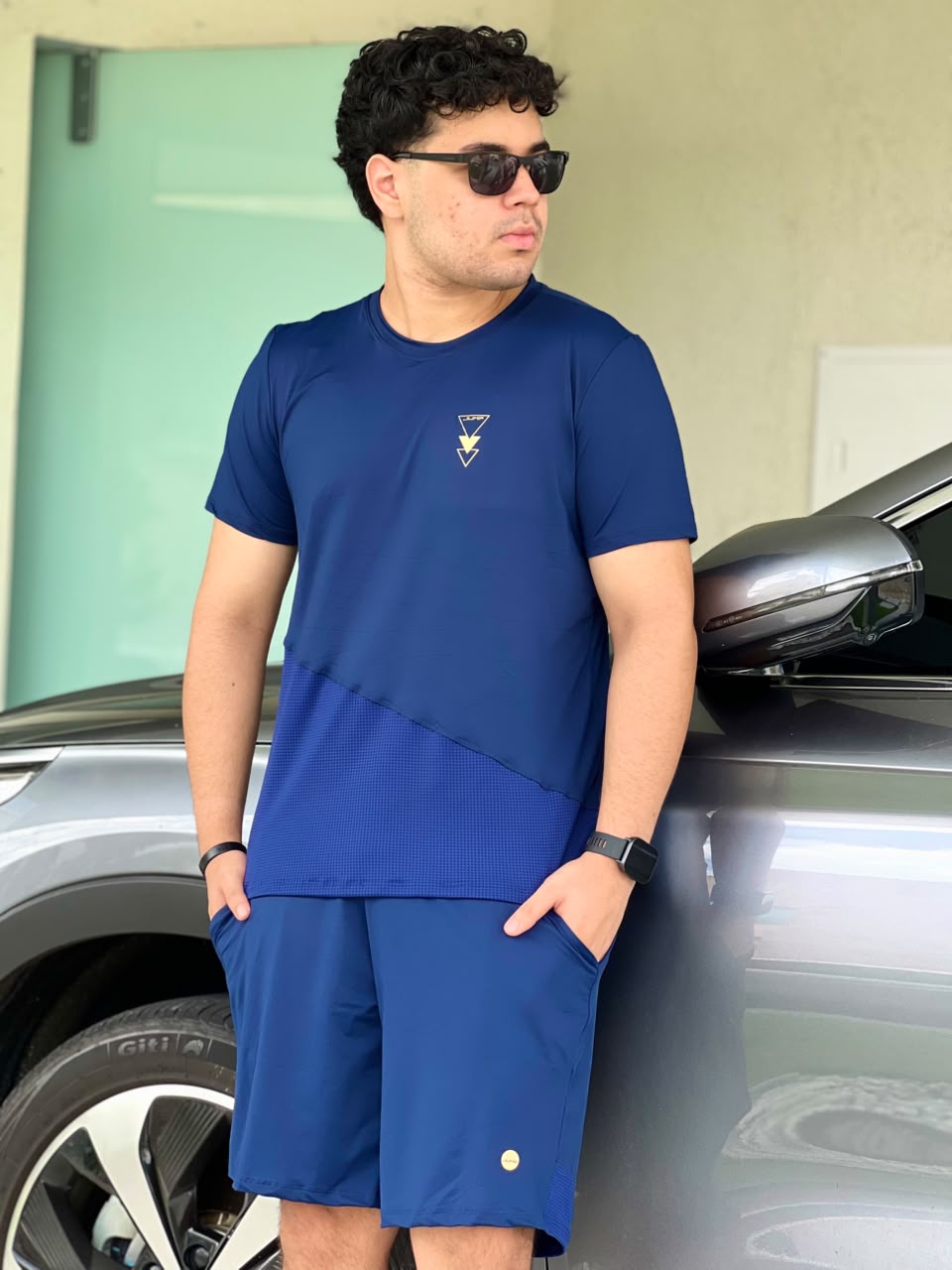 Camiseta masculina azul marinho vista de frente — Jump Modas