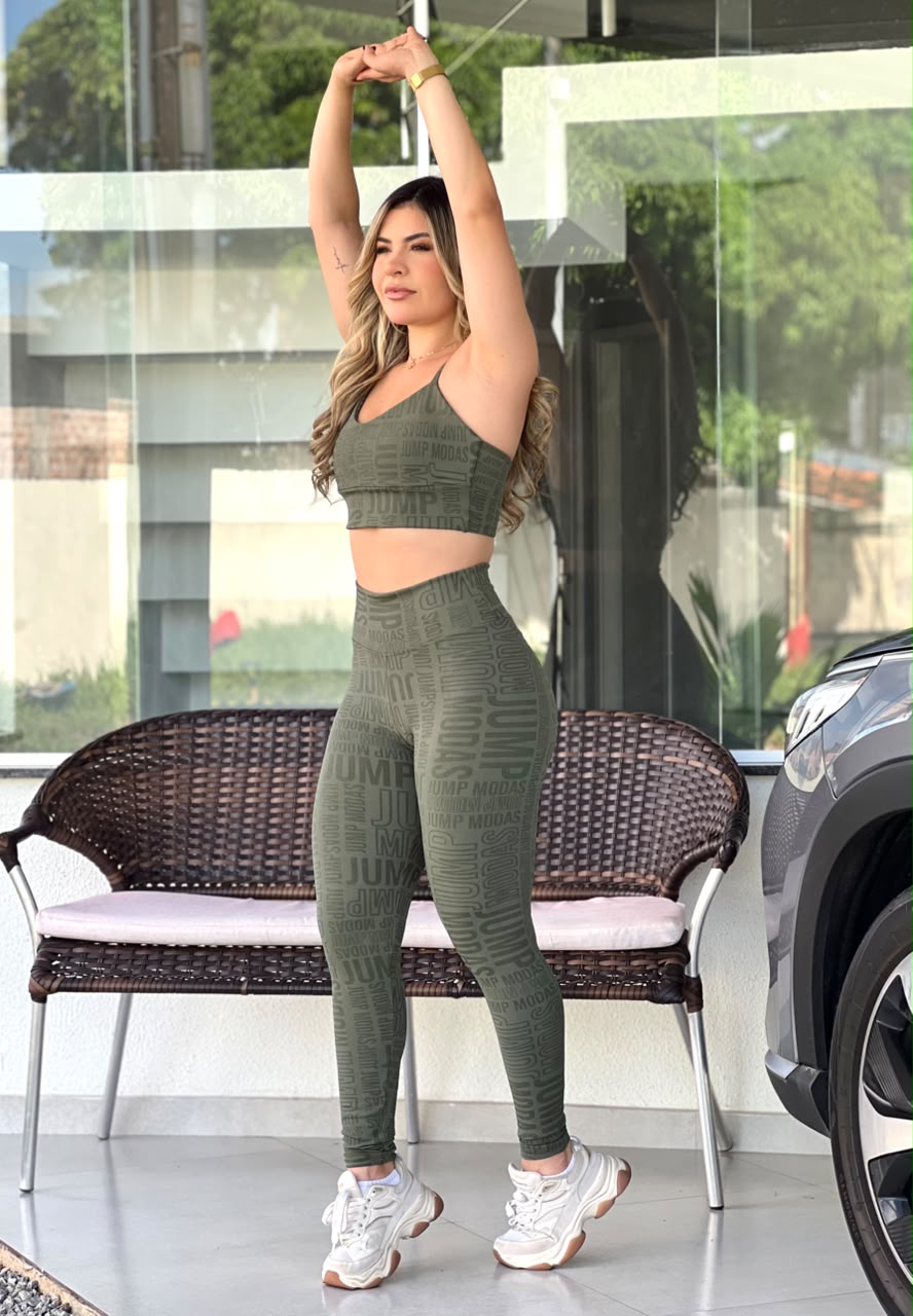 Legging Cintura Alta Verde Militar Logo All-Over Jump Modas - look completo