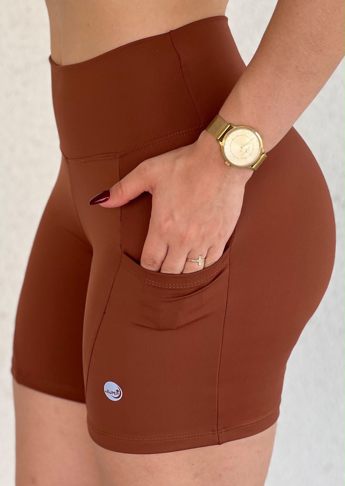 Short Bermuda com Bolso Caramelo Jump Modas - detalhe bolso lateral