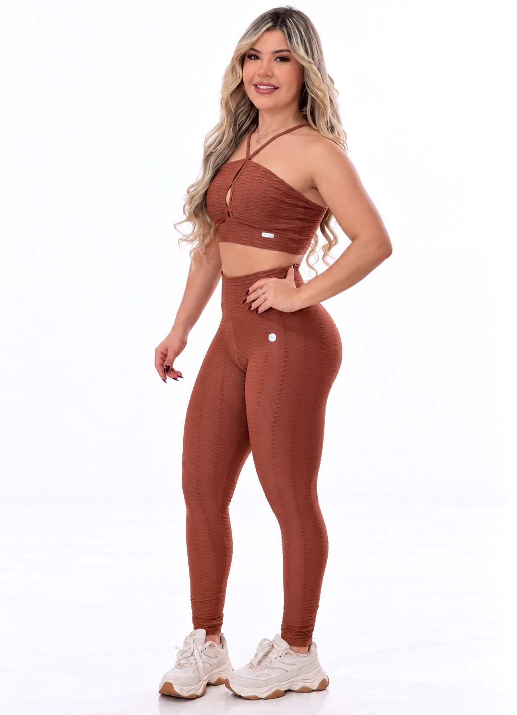 Legging Cintura Alta Terracota Texturizado 3D em vista lateral